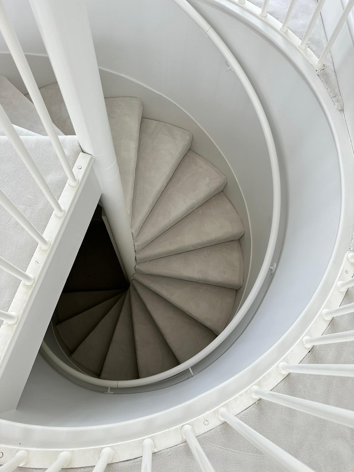 ITC Cabernet Colour Pearl