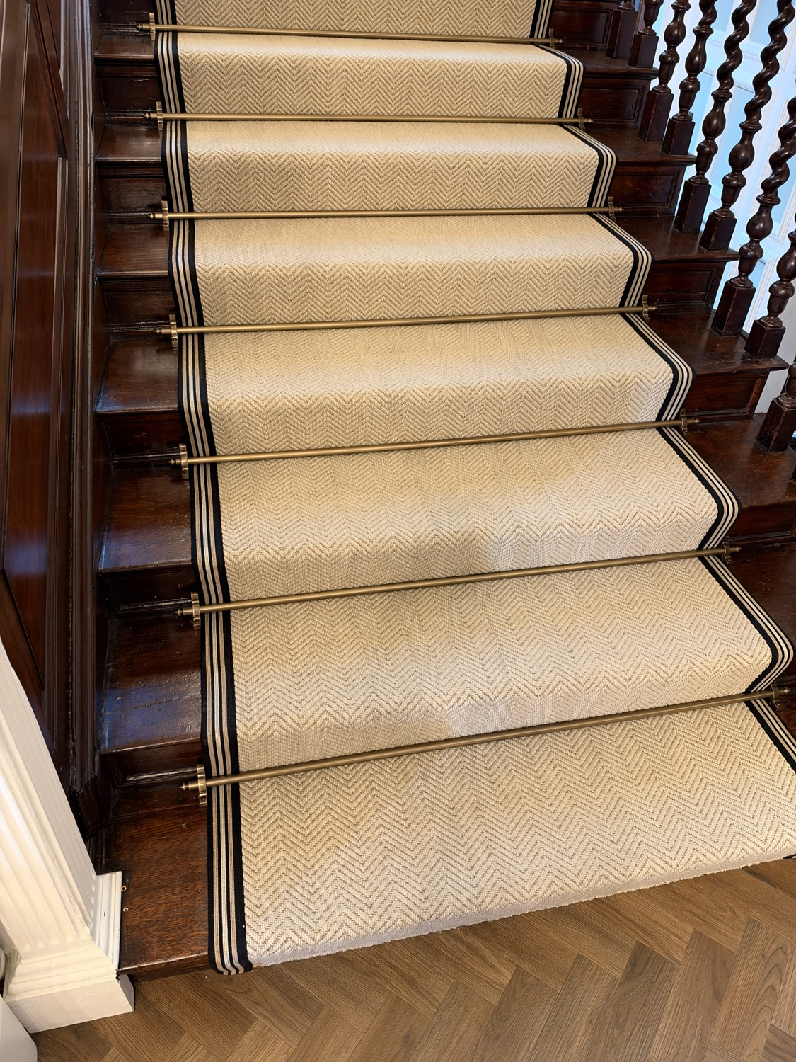 The Carpetstore London Flooring Carpet Vinyl IMG_0119 The Carpetstore, London Carpet, London Flooring, Sisal Look, Herringbone Sea Salt, Border, Stocksfield Fitchburg, Stairrods, Antique Brass
