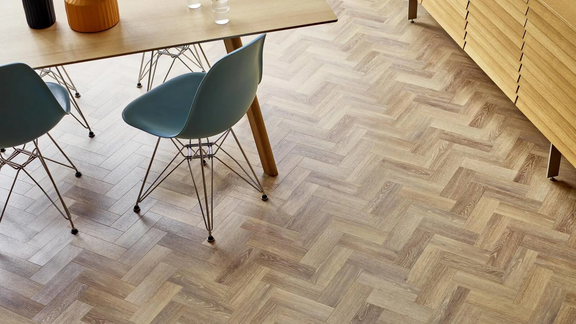 amtico-spacia-ss5w3313-mulled-oak-small-parquet-kitchen-main_wh_1920x1080 Amitco - A premium collection of exceptional flooring, designed to inspire.